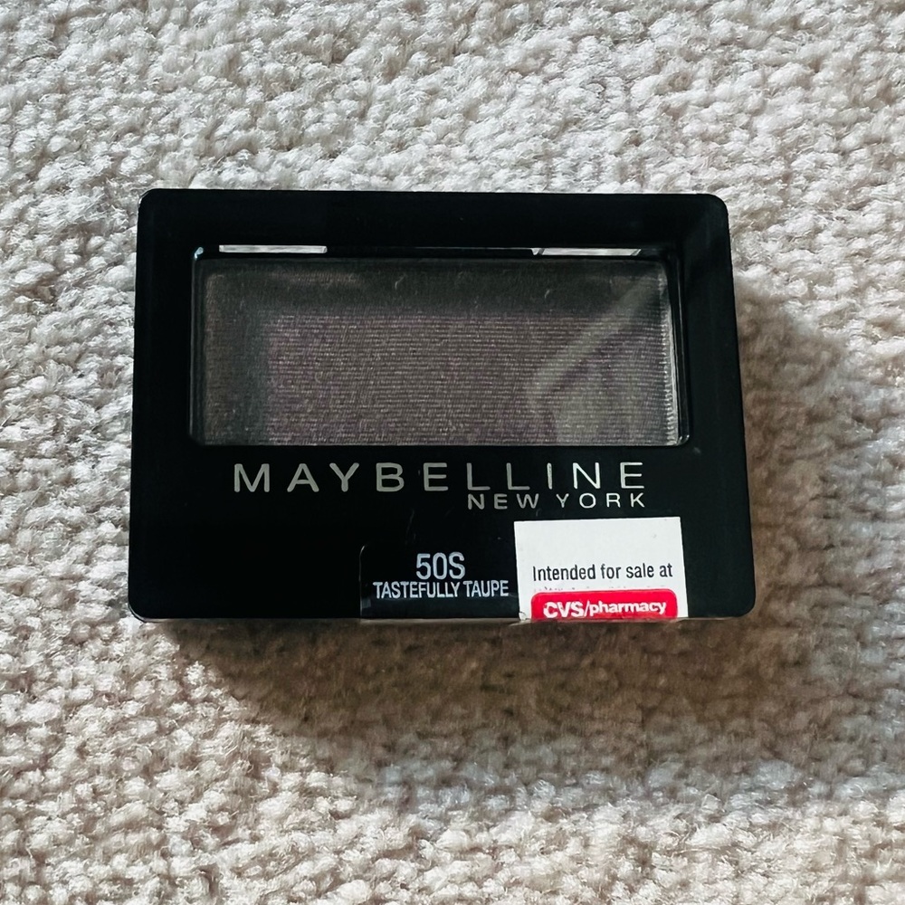 Maybelline Eyeshadow in Tastefully Taupe